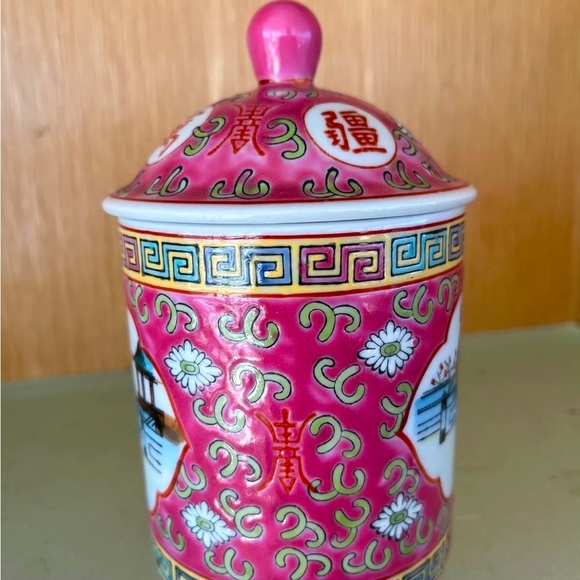 Vintage Chinese hand painted mug with lid - Picture 2 of 4